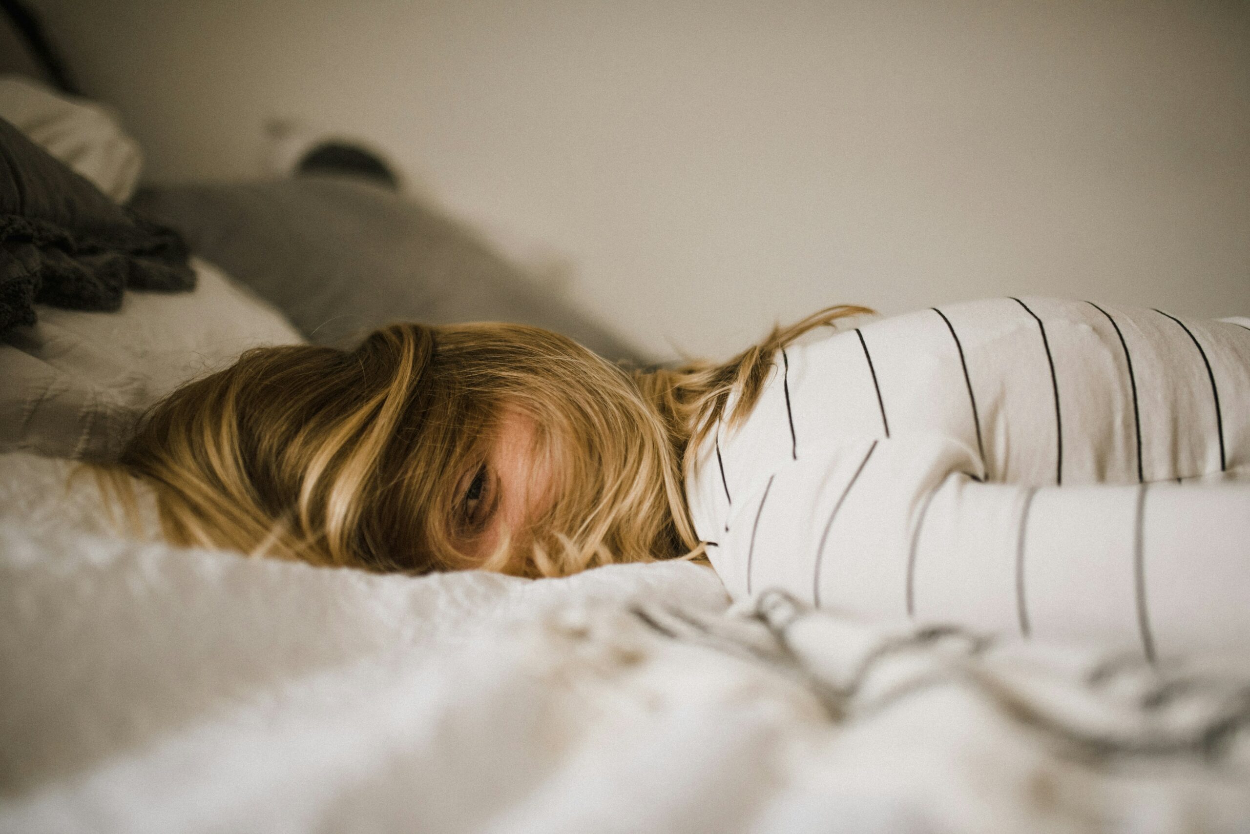 Quand l’horloge du cerveau se dérègle : Perturbation du sommeil et chaos circadien dans la maladie de Huntington